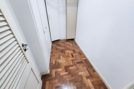 Apartamento para alugar com 250m², 3 quartos e 1 vaga Apartamento para alugar com 250m², 3 quartos e 1 vagaQuarto de Serviço 2