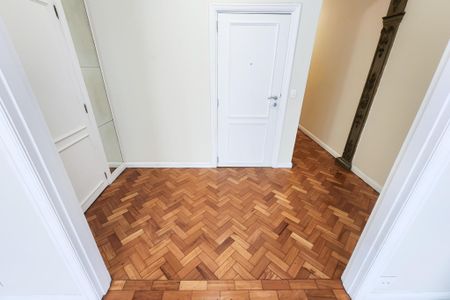 Apartamento para alugar com 250m², 3 quartos e 1 vaga Apartamento para alugar com 250m², 3 quartos e 1 vagaSala