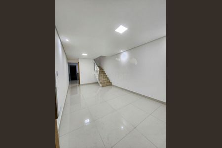 Casa à venda com 117m², 3 quartos e 2 vagas