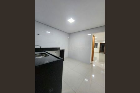 Casa à venda com 117m², 3 quartos e 2 vagas