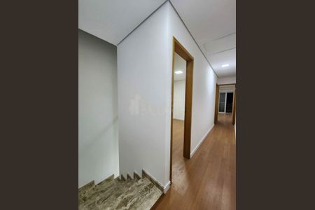Casa à venda com 117m², 3 quartos e 2 vagas