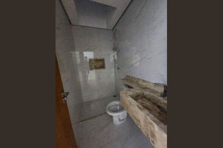 Casa à venda com 117m², 3 quartos e 2 vagas