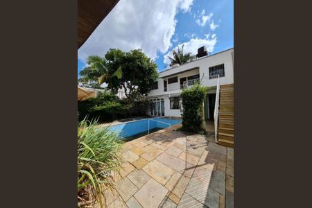 Casa à venda com 485m², 5 quartos e 5 vagas