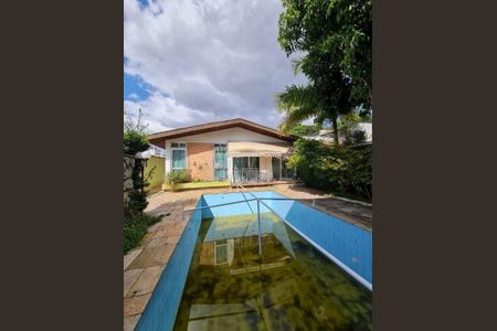 Casa à venda com 485m², 5 quartos e 5 vagas