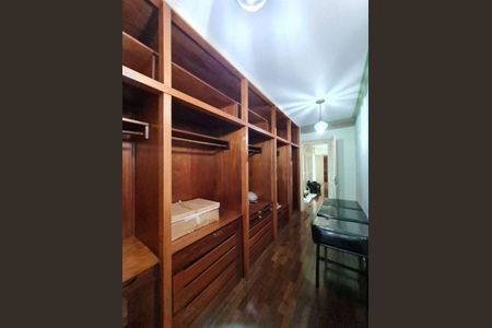 Casa à venda com 485m², 5 quartos e 5 vagas