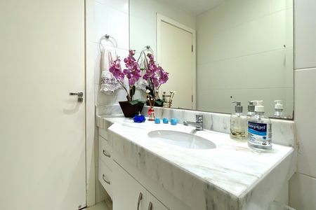 Apartamento à venda com 98m², 3 quartos e 2 vagas Apartamento à venda com 98m², 3 quartos e 2 vagasBanheiro