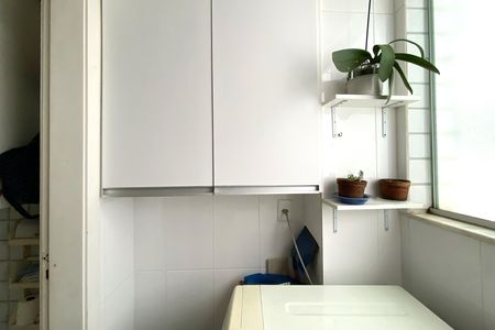 Apartamento à venda com 98m², 3 quartos e 2 vagas Apartamento à venda com 98m², 3 quartos e 2 vagasÁrea de Serviço