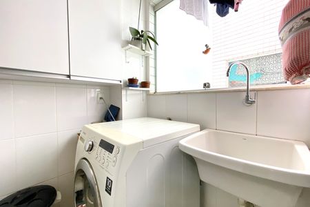 Apartamento à venda com 98m², 3 quartos e 2 vagas Apartamento à venda com 98m², 3 quartos e 2 vagasÁrea de Serviço
