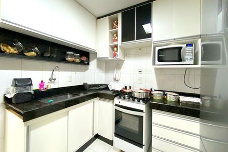 Apartamento à venda com 98m², 3 quartos e 2 vagas Apartamento à venda com 98m², 3 quartos e 2 vagasCozinha