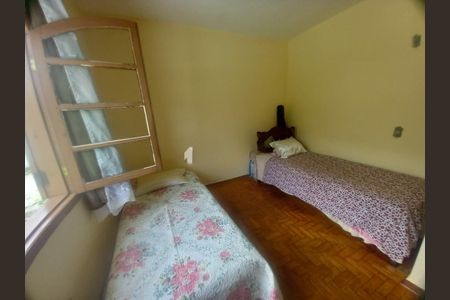 Casa à venda com 180m², 4 quartos e 2 vagas