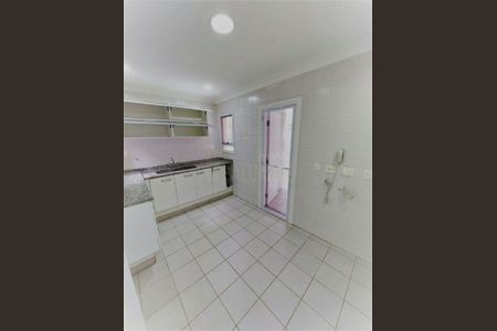 Casa à venda com 4 quartos, 132m² em Vila Sofia, São Paulo