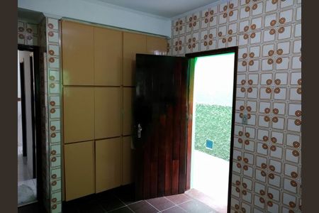 Casa à venda com 2 quartos, 190m² em Jardim Itacolomi, São Paulo