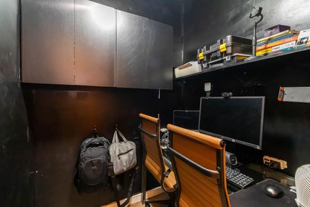 Apartamento à venda com 44m², 2 quartos e 1 vagaEscritório