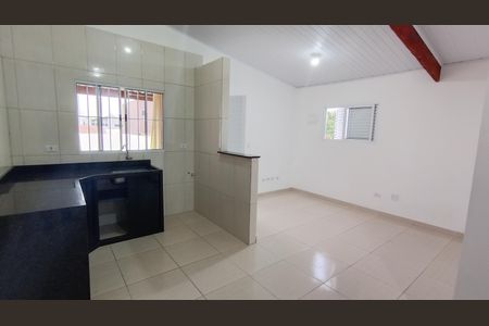 Sala / cozinha  de casa para alugar com 2 quartos, 67m² em Jardim Márcia, Suzano