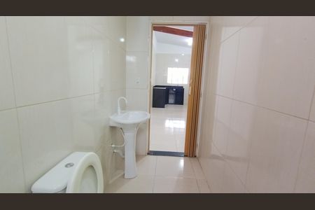 Banheiro  de casa para alugar com 2 quartos, 67m² em Jardim Márcia, Suzano