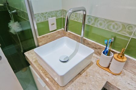 Apartamento à venda com 49m², 2 quartos e 1 vaga Apartamento à venda com 49m², 2 quartos e 1 vagaBanheiro