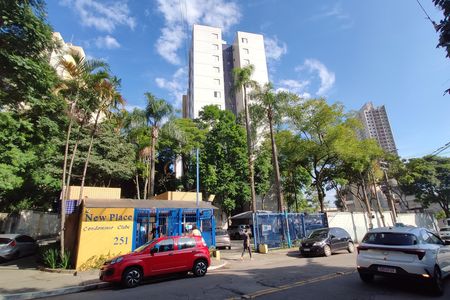 Apartamento à venda com 49m², 2 quartos e 1 vaga Apartamento à venda com 49m², 2 quartos e 1 vagaFachada