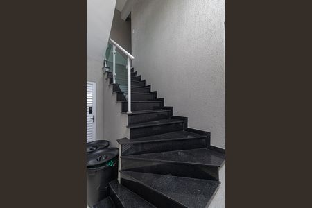 Apartamento para alugar com 30m², 1 quarto e sem vaga Apartamento para alugar com 30m², 1 quarto e sem vagaEscada