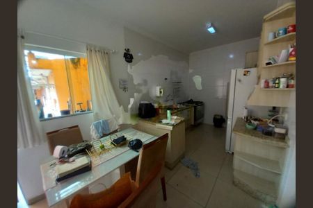 Casa à venda com 81m², 1 quarto e 2 vagas