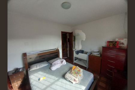 Casa à venda com 81m², 1 quarto e 2 vagas