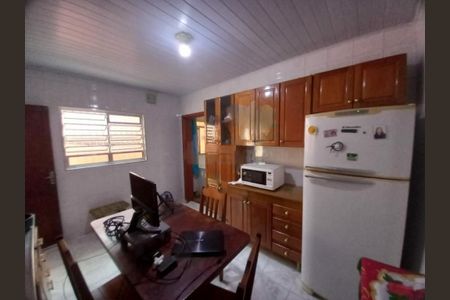 Casa à venda com 81m², 1 quarto e 2 vagas