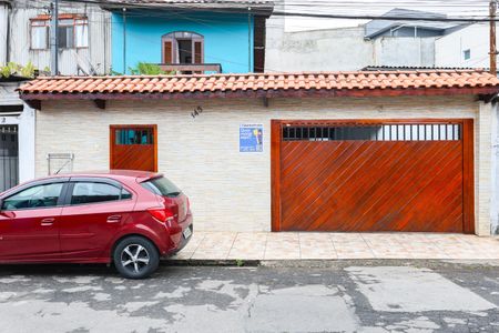 Casa para alugar com 140m², 3 quartos e 4 vagas Casa para alugar com 140m², 3 quartos e 4 vagasFachada