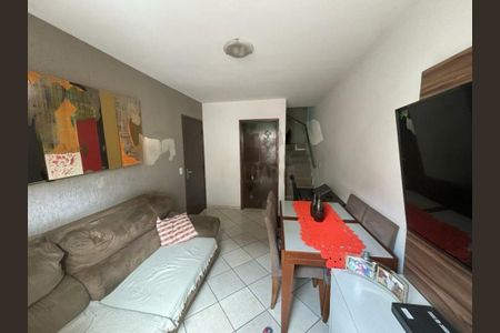 Casa à venda com 2 quartos, 55m² em Vila Inglesa, São Paulo