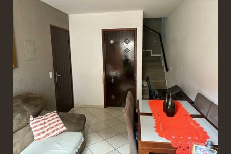 Casa à venda com 55m², 2 quartos e 1 vaga