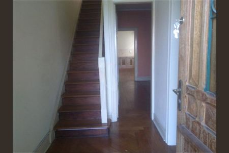 Casa à venda com 178m², 3 quartos e 1 vaga