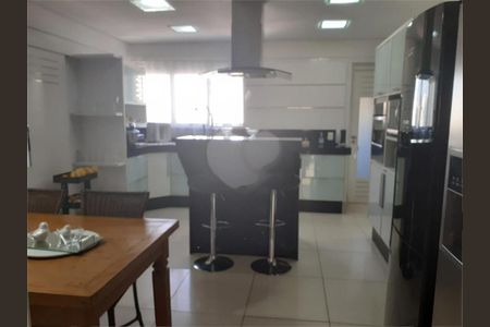 Apartamento à venda com 234m², 4 quartos e 4 vagas