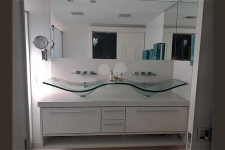 Apartamento à venda com 234m², 4 quartos e 4 vagas