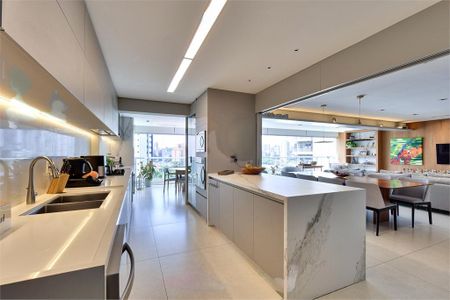 Apartamento à venda com 189m², 3 quartos e 3 vagas