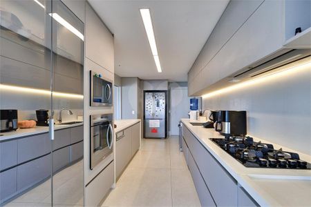 Apartamento à venda com 189m², 3 quartos e 3 vagas