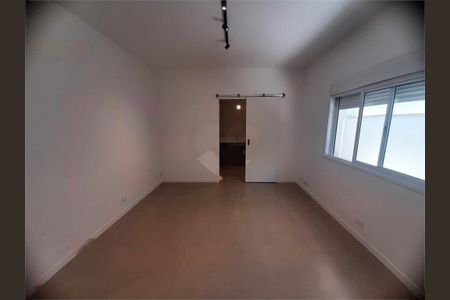 Casa à venda com 4 quartos, 400m² em Jardim Sao Bento, São Paulo