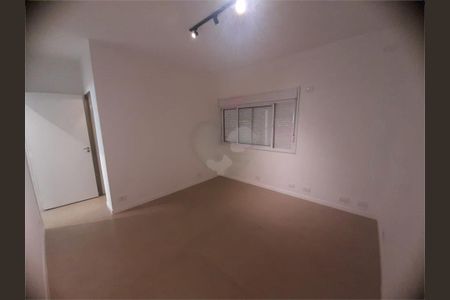 Casa à venda com 4 quartos, 400m² em Jardim Sao Bento, São Paulo