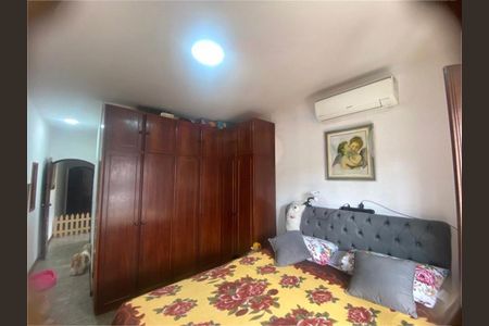 Casa à venda com 198m², 4 quartos e 5 vagas