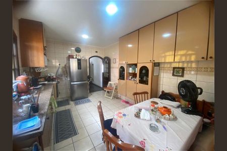Casa à venda com 198m², 4 quartos e 5 vagas