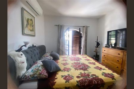 Casa à venda com 4 quartos, 198m² em Vila Ester (Zona Norte), São Paulo