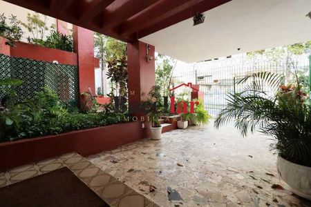 Apartamento à venda com 72m², 2 quartos e 1 vaga