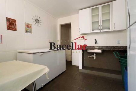 Apartamento à venda com 72m², 2 quartos e 1 vaga