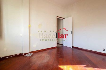 Apartamento à venda com 70m², 2 quartos e sem vaga