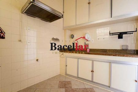 Apartamento à venda com 70m², 2 quartos e sem vaga