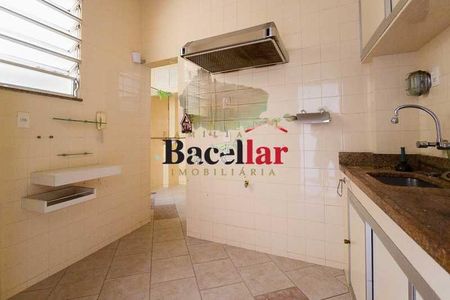 Apartamento à venda com 70m², 2 quartos e sem vaga