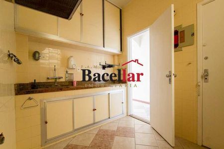 Apartamento à venda com 70m², 2 quartos e sem vaga