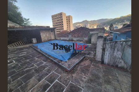 Casa à venda com 609m², 5 quartos e 2 vagas