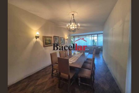 Casa à venda com 609m², 5 quartos e 2 vagas
