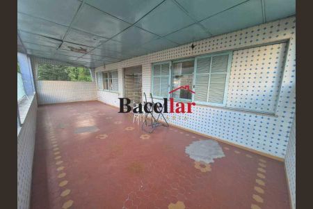 Casa à venda com 609m², 5 quartos e 2 vagas