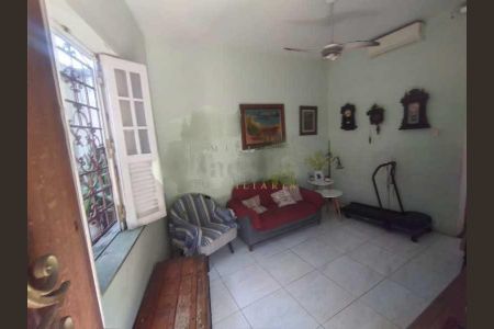 Casa à venda com 152m², 2 quartos e 2 vagas
