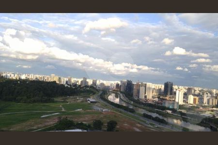 Apartamento à venda com 1 quarto, 70m² em Panamby, São Paulo