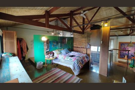 Casa à venda com 4 quartos, 550m² em Interlagos, São Paulo
